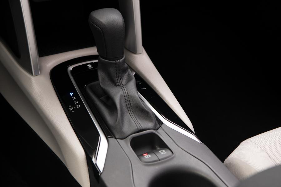 Детали экстерьера Toyota Corolla Cross L 2021 года  (NA) (фото 2 из 18)
